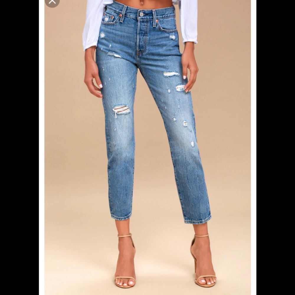 Levi’s Wedge Crop